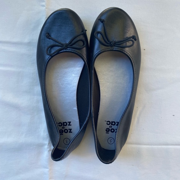 Zoe & Zac’s Girls/Women’s Black Flats - Picture 1 of 3